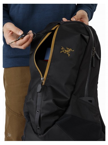 [已售罄] Arcteryx Arro 22L Backpack / 24K Black 